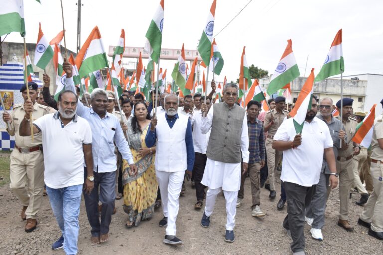 જોડિયા તાલુકાના કેશિયા ગામે 600 ફૂટ લાંબા તિરંગા સાથે ભવ્ય યાત્રા — રાષ્ટ્રપ્રેમ અને સ્વચ્છતાનો સંદેશ એકસાથે
