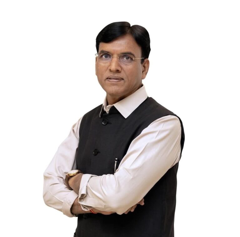 “દિલ્હીમાં લેવાયેલા એક નિર્ણયે ગુજરાતના એક જીવનને બચાવ્યું” – ડૉ. મનસુખ માંડવીયાના તત્પર પગલાંએ દર્દીને જીવદાન આપ્યું