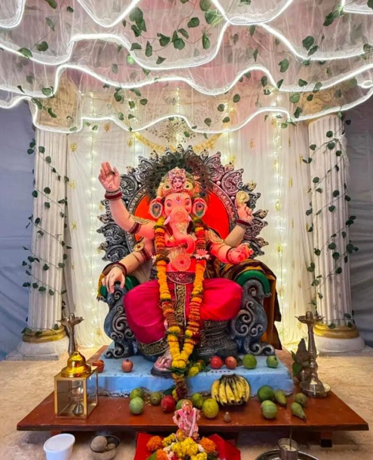 હિંદુ સંસ્કૃતિના તેજસ્વી પ્રકાશમાં ઝળહળતા બોરીવલીના બે ગણેશ પંડાળ