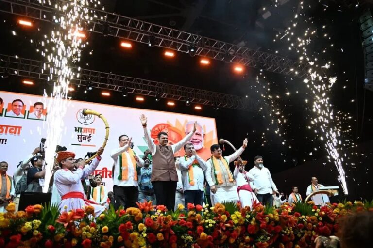 બાળાસાહેબ ઠાકરે બ્રાન્ડ હતા, તમે નહીં” — BMCની ચૂંટણીમાં દેવેન્દ્ર ફડણવીસનો વિજયગર્જન અને વિરોધીઓ પર કરાર પ્રહાર