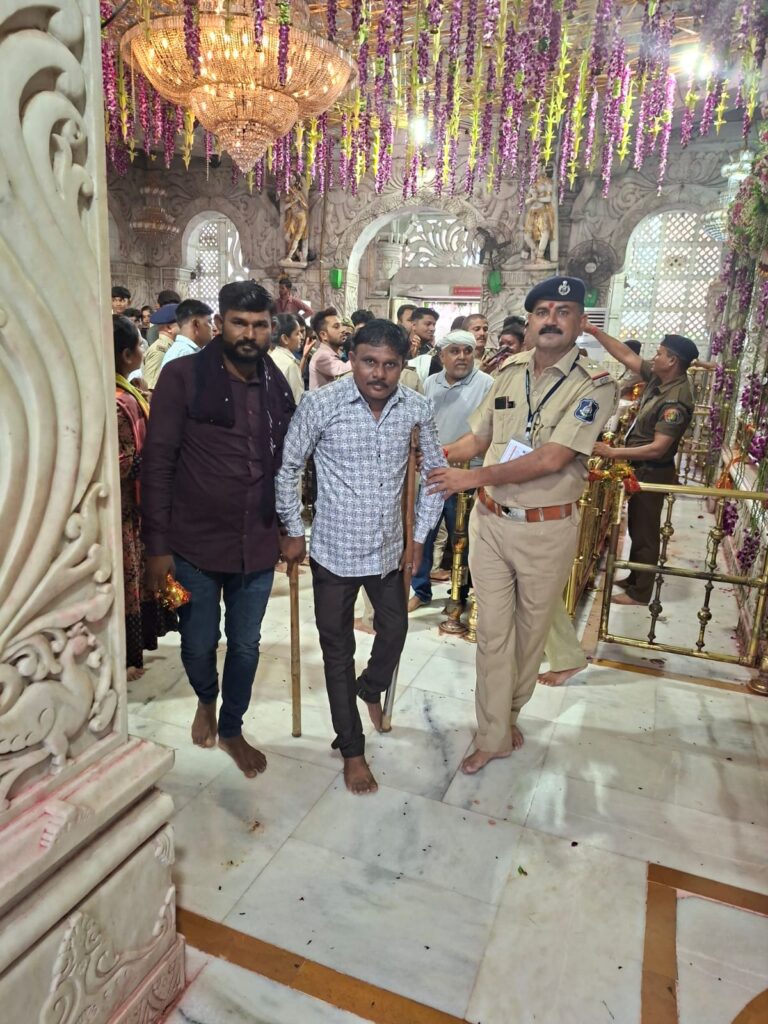 “આસ્થા તમારી, વ્યવસ્થા અમારી” – અંબાજી મહા મેળામાં પોલીસ જવાનોનો “Not Force but Facilitation” મંત્ર
