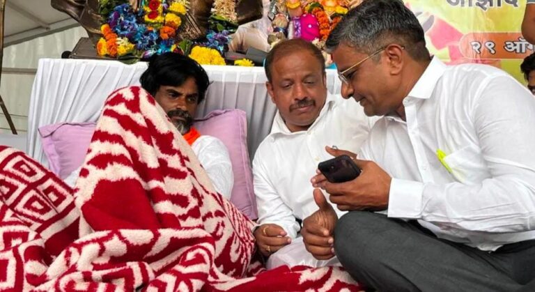 મનોજ જરાંગે પાટીલને મુંબઈ પોલીસે ફટકારી નોટિસ: આઝાદ મેદાન ખાલી કરવાની ફરજ