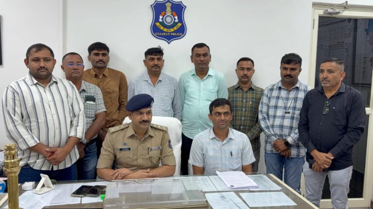 સૌરાષ્ટ્રમાં મંદિરોમાં ચોરીનો ભેદ ઉકેલાયો: જામનગર એલ.સી.બી.ની મોટી સફળતા, ચોરીના મુદામાલ સાથે ચાર શખ્સ પકડાયા – ૬ ગુનાઓનો ભેદ ઉકેલાયો