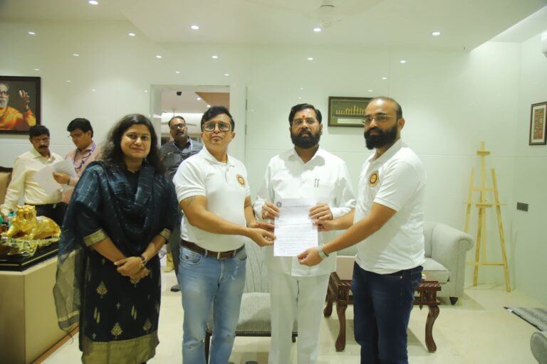 ઘોડબંદર રોડની સમસ્યાઓ પર ઉગ્ર રોષઃ ખાડા, ટ્રાફિક જૅમ અને બેદરકારી સામે નાગરિકો ફરી રસ્તા પર