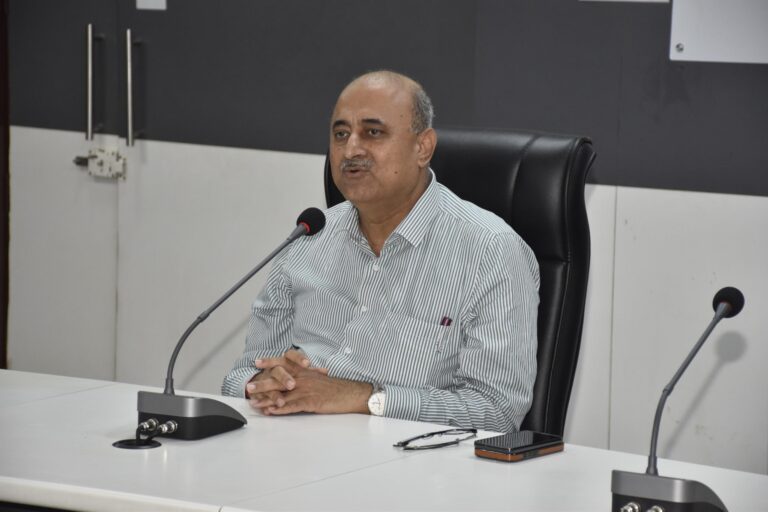 જામનગરની સરકારી શાળા નં. 55 ની વિદ્યાર્થીનીઓએ “સ્વચ્છોત્સવ–2025” અંતર્ગત શપથ ગ્રહણ કરી કલેકટર કચેરીની કાર્યપ્રણાલી જાણી: શિક્ષણ, સ્વચ્છતા અને સંસ્કાર તરફ પ્રેરણાદાયક પગલું