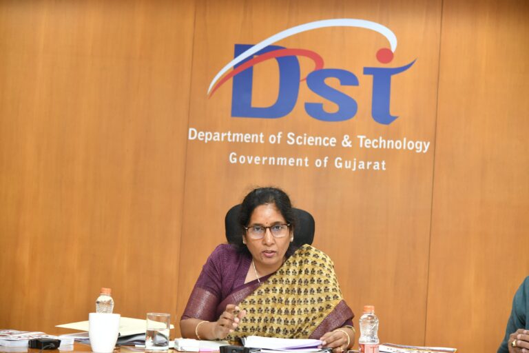 રાષ્ટ્રીય STEM ક્વિઝ ૪.૦ : દેશના વિદ્યાર્થીઓ માટે ૨ કરોડના ઇનામો અને વૈજ્ઞાનિક સંસ્થાઓની મુલાકાતની સુવર્ણ તક