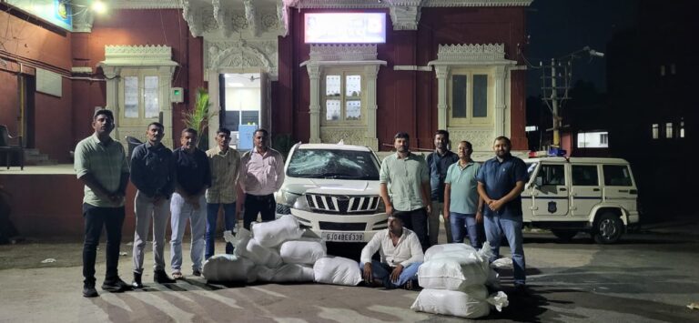 જામનગર તાલુકાના ગોરધનપર ગામના પાટીયા પાસે એલ.સી.બી.ની મોટી કાર્યવાહી – વિશાળ દેશી દારૂના જથ્થા સાથે ઇસમ ઝડપાયો, દારૂબંધી કાયદાની અમલવારી પર પોલીસની સખતાઇનો સંદેશ