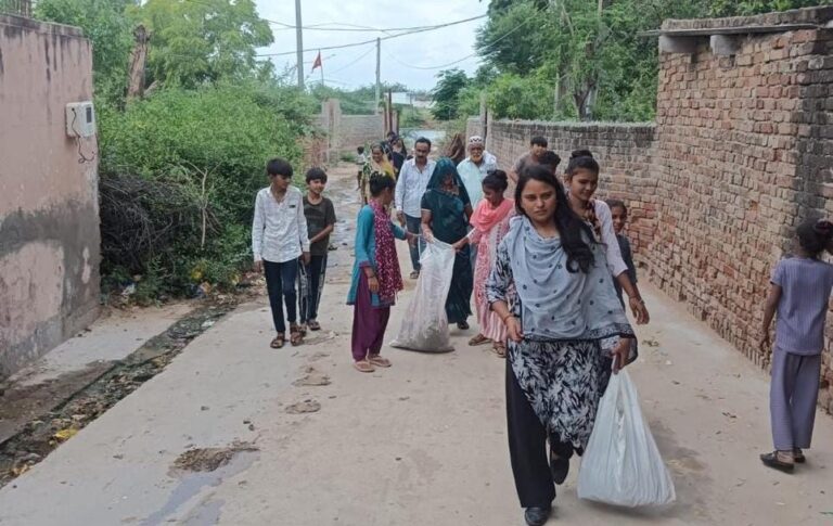 રાધનપુર વોર્ડ નં. 1 માં ગંદકી મુદ્દે વિસ્ફોટ – ટ્રેક્ટરભર કચરો લઈ નગરપાલિકા ઓફિસે પહોંચ્યા રહીશો, તંત્રને કડક ચેતવણી