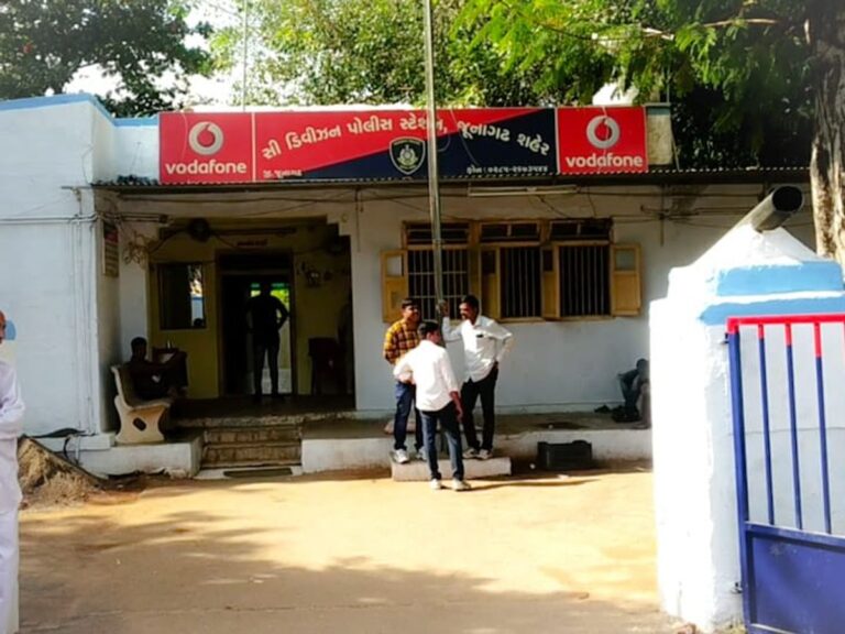 જુનાગઢમાં પદયાત્રીઓ પર બોલેરો કાર ચડતા યુવાનનું કરુણ મોત: સરકારી અધિકારીની બેદરકારી સામે ફરી ઉઠ્યાં પ્રશ્નો