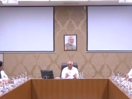 ગુજરાતના નવા મંત્રીમંડળની પ્રથમ કેબિનેટ બેઠક : મુખ્યમંત્રી ભૂપેન્દ્ર પટેલની અધ્યક્ષતામાં નવા મંત્રીઓને થશે ખાતાંની ફાળવણી, રાજ્યની આગામી રાજકીય દિશા નક્કી કરનારી બેઠક પર સૌની નજર