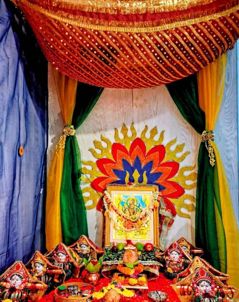 મુંબઈની સોસાયટીઓમાં નવરાત્રિનો ધામધૂમ: ભક્તિ, ગરબા અને આધુનિક તહેવારની ઝલક