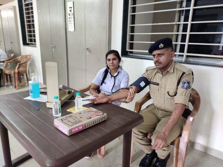 ‘સ્વસ્થ નારી, સશક્ત પરિવાર’ – જામનગરમાં SRPF જૂથ-17 ચેલામાં આયોજિત આરોગ્ય શિબિરમાં 160થી વધુ જવાનો અને પરિવારજનોને આરોગ્યલાભ, ટીબી મુક્ત ભારત અભિયાન તરફ એક મજબૂત પગલું