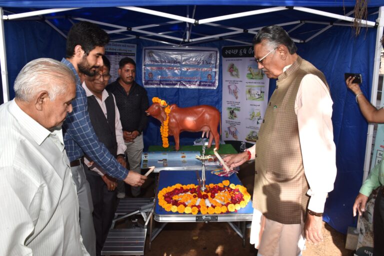 મોરકંડા ગામે કૃષિ-પશુપાલન મંત્રી રાઘવજીભાઈ પટેલના હસ્તે પશુ આરોગ્ય કેમ્પનું ભવ્ય ઉદ્ઘાટન : ગ્રામ્ય વિકાસની દિશામાં જામનગરનો નવો મંગલપ્રયાણ