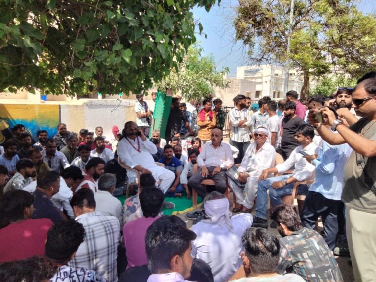 શિવરાજપુર બીચ પર વોટર સ્પોર્ટ્સ બંધથી રોજગાર ગુમાવનારા વેપારીઓમાં રોષ – ધારાસભ્ય પબુભા માણેકે આપ્યું ત્વરિત નિરાકરણનું આશ્વાસન