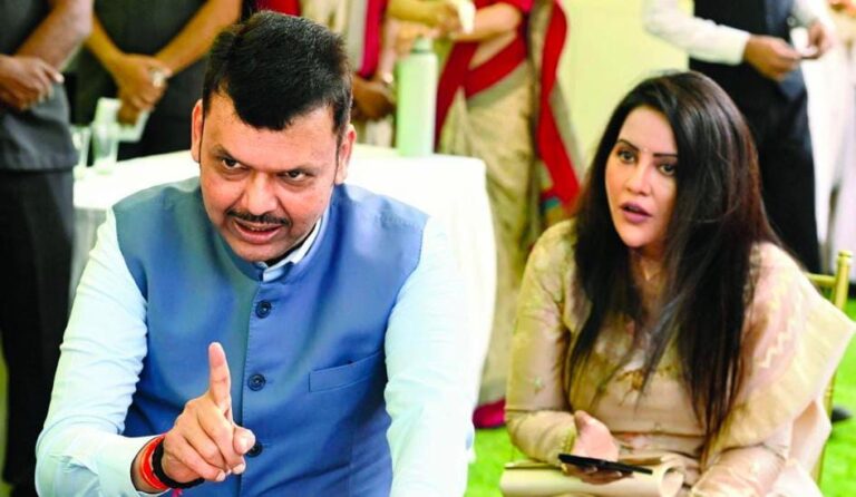 “દિલ્હી હજી દૂર છે” – ફડણવીસના નિવેદનથી મહારાષ્ટ્રની રાજનીતિમાં ચડેલા તાપમાન, શિંદે-ફડણવીસ સમીકરણ પર નવા સવાલો