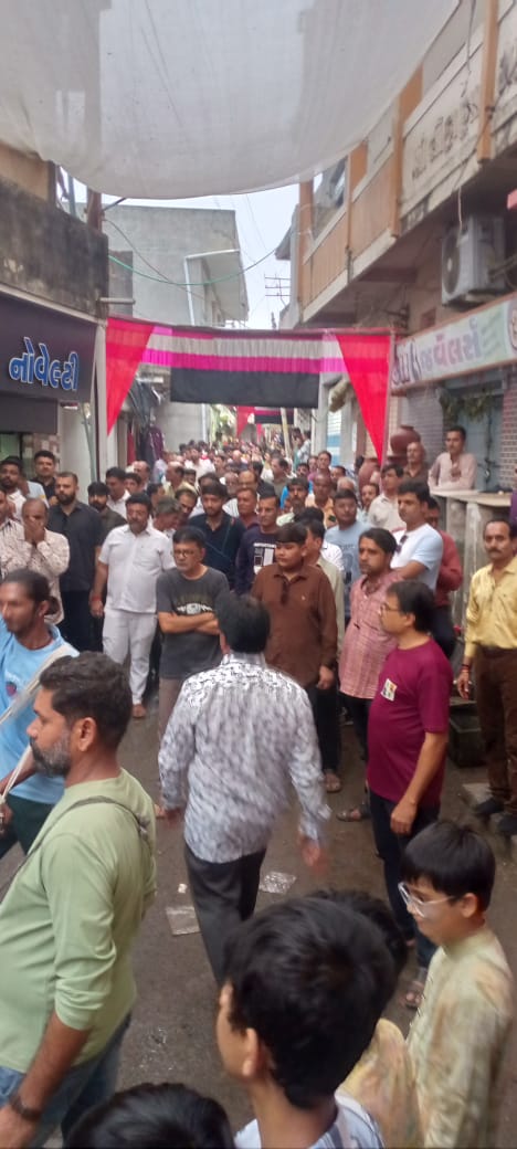 જય જય જલારામ! ભાણવડમાં જલારામ બાપાની ૨૨૬મી જન્મજયંતી ભવ્ય રીતે ઉજવાઈ – ૧૦૮ દીપમાળાની મહાઆરતી, અન્નકૂટ દર્શન અને ભજન-કીર્તનથી ગૂંજી ઉઠ્યું શહેર