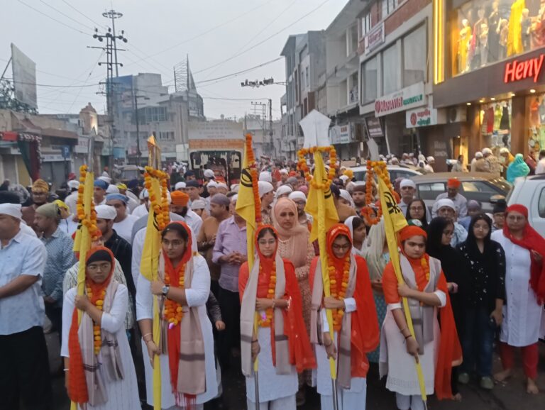 જામનગરમાં ગુરુનાનક દેવજીની ૫૫૬મી જન્મજયંતિ ધામધૂમપૂર્વક ઉજવાશે — ચાર દિવસીય પ્રભાત ફેરી, શબ્દ કીર્તન અને ગુરુ કા લંગરથી શહેરમાં ભક્તિભાવની લહેર