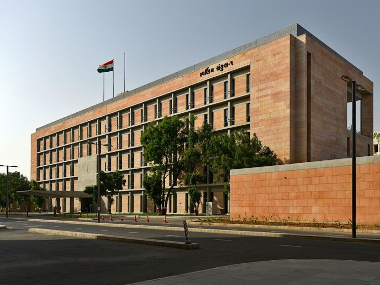 રાષ્ટ્રરક્ષા અને વિકાસનો સમન્વય : ગુજરાત સચિવાલય ખાતે યોજાયેલ નાગરિક-સૈન્ય મિલન સમ્મેલનમાં નવી ભાગીદારીના અધ્યાયની શરૂઆત