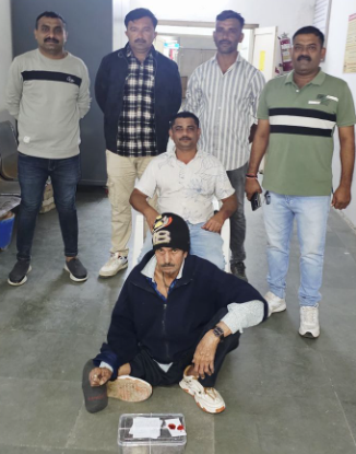 વરવાળામાં રાત્રિનો ખાખી ખૌફ: ગાંજાના છુપા કાળા કારોબારનો પર્દાફાશ — પોલીસે ચકચાર મચાવતી દરોડાની કાર્યવાહી કરી, એક આરોપી ઝડપાયો