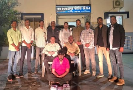 દેવભૂમિ દ્વારકામાં SOGની સિદ્ધિ: કલ્યાણપુર બસ સ્ટેન્ડ નજીકથી થાર કારમાં 501 ગ્રામ ચરસ સાથે વેજા ઉર્ફે ભગત જેઠા ચાનપાની ધરપકડ – ડ્રગ્સના નેટવર્ક પર મોટું રોકાણ