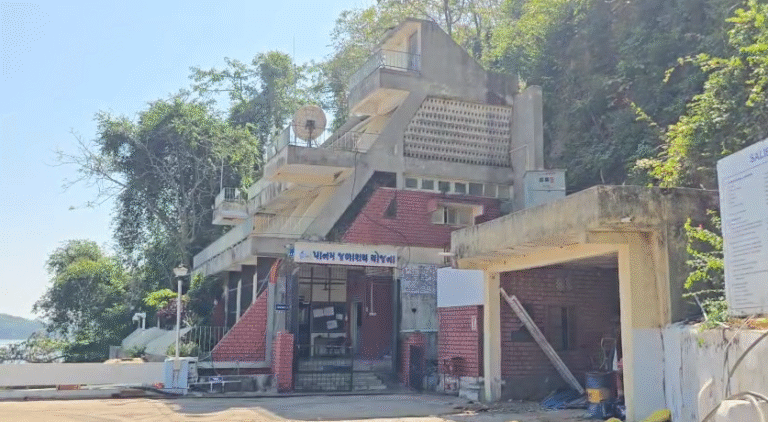 પંચમહાલના પાનમ જળાશયનો એક ગેટ ખોલાયો : 800 ક્યુસેક પાણી છોડાતા 22 ગામોને એલર્ટ, શિયાળામાં પહેલીવાર પાણીની આવકથી નદીમાં ફરી આવ્યો સજીવન પ્રવાહ