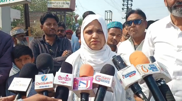 જામનગર કાલાવડ નાકા પુલ મુદ્દે જામનગરમાં રાજકીય તોફાન