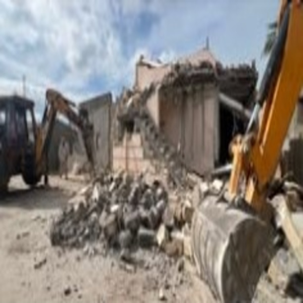 દ્વારકામાં ‘બુલડોઝરની ગર્જના’ — પ્રાંત અધિકારી અમૌલ આવટેની કડક કાર્યવાહીથી ગેરકાયદે કબ્જાખોરો પર તંત્રનો ત્રાટકો, સરકારી જમીન માફિયાઓના સ્વપ્નો ચકનાચૂર!