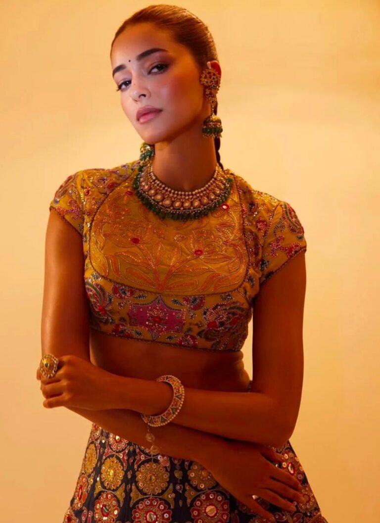 રોયલ એથનિક ગ્લેમર: અનન્યા પાંડેના પરંપરાગત લેહેંગામાં ક્લાસિકલ એલિગન્સ અને આધુનિક ગ્રેસનો અદ્ભુત સમન્વય