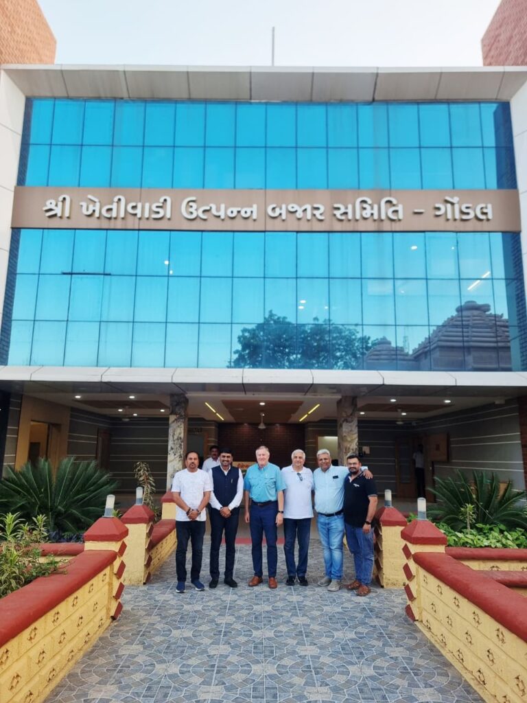 ગોંડલની મગફળી પહોંચશે અમેરિકાના બજાર સુધી — ગોંડલ માર્કેટિંગ યાર્ડ અને નેશનલ પીનટ બોર્ડ યુ.એસ.એ. વચ્ચે ઐતિહાસિક MOU, ખેડૂતો માટે ખુલશે આંતરરાષ્ટ્રીય અવસરના નવા દ્વાર