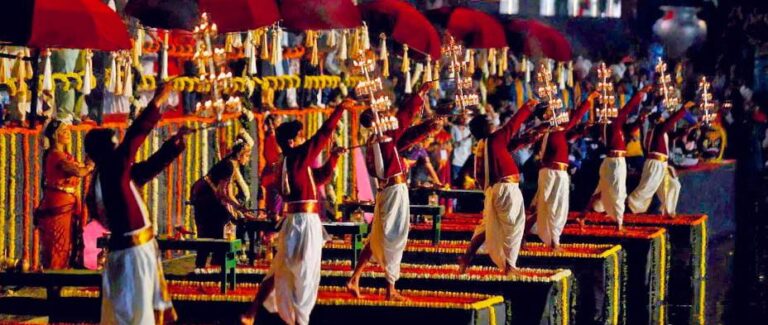 “કાર્તિકી પૂર્ણિમાએ બાણગંગા તળાવ પર ભક્તિનો મહોત્સવ : સુપરમૂનના તેજમાં ઝગમગતી દેવદિવાળી, ભક્તિ-પ્રકાશ અને સંસ્કૃતિનો અદભુત સંગમ”