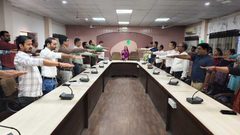 ‘વંદે માતરમ’ના ૧૫૦ વર્ષ – ગુજરાત સરકારનો રાષ્ટ્રીય ગૌરવોત્સવઃ ૭ નવેમ્બરે રાજ્યભરમાં સરકારી કચેરીઓમાં સમૂહગાન અને સ્વદેશીનો શપથ