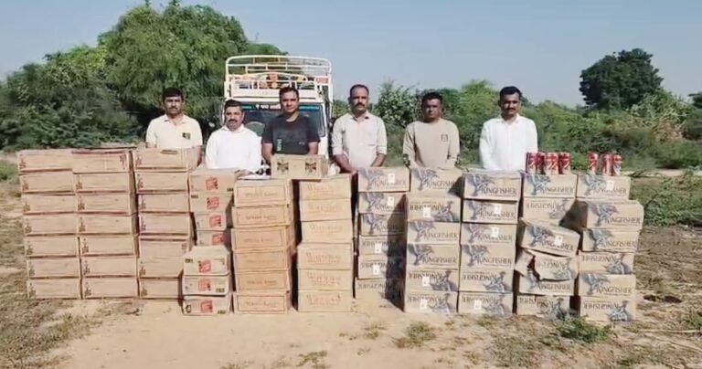 વાવ-થરાદ SOGની ધમાકેદાર કાર્યવાહી: 15 લાખના ગેરકાયદેસર દારૂના જથ્થા સાથે તસ્કરોના સપના ચકનાચૂર — મોરવાડા હાઈવે પર રાત્રિ દરમિયાન નાકાબંધી દરમિયાન મોટી કેડી
