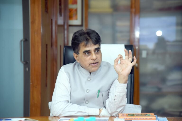 “પી.એમ.જે.એ.વાય.-મા” યોજનામાં ગેરરીતિ કરનાર હોસ્પિટલો પર આરોગ્ય મંત્રી પ્રફુલ પાનશેરીયાની કડક કાર્યવાહી — જામનગરની JCC હાર્ટ ઇન્સ્ટિટ્યૂટ સસ્પેન્ડ, ડો. પાર્શ્વ વ્હોરા સસ્પેન્ડ, રૂ. ૬ લાખથી વધુનો દંડ, અન્ય જિલ્લાઓની હોસ્પિટલોને પણ ચેતવણી