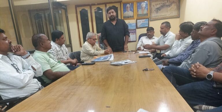 શિક્ષક કલ્યાણની નવી દિશા : શહેરા તાલુકા પ્રાથમિક શિક્ષક કર્મચારી ધિરાણ સહકારી મંડળીમાં અનિરુદ્ધસિંહ સોલંકીના અધ્યક્ષસ્થાને ઐતિહાસિક બેઠક, તમામ સભાસદો માટે પ્રથમવાર 6 લાખ રૂપિયાનું આકસ્મિક વીમા કવચ