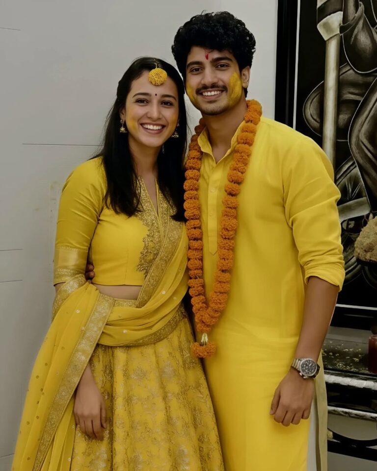 “ક્રિકેટની પિચ પર ફિલ્મી પ્રપોઝ—સ્મૃતિ માન્ધના–પલાશ મુચ્છલનું પ્રેમ, સંગીત અને ક્રિકેટનું સુવર્ણ મિલન”