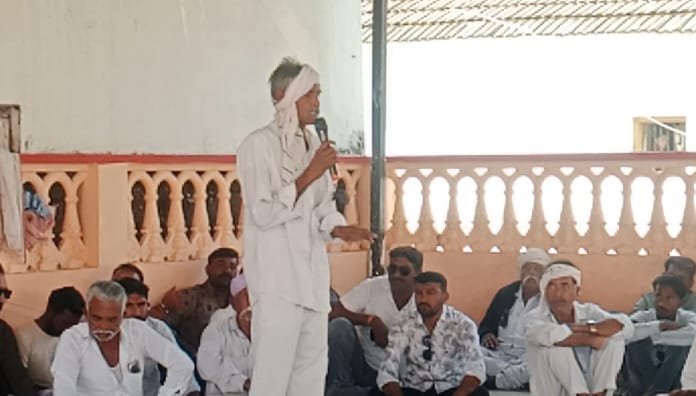 દ્વારકા નજીક એરપોર્ટ વિકાસ યોજનાનો વિરોધ ગાજ્યો: 334 હેક્ટર ફળદ્રુપ જમીનના સંપાદન સામે ખેડૂતોનો જોરદાર સંકલ્પ—“આ જમીન અમારું જીવન છે, વારસો કોઈપણ કિંમતે નહીં દઈએ”