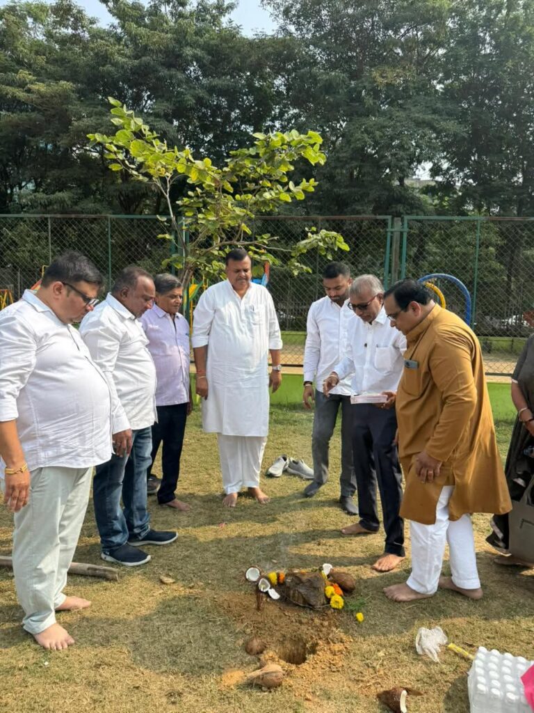 બોરીવલીના સ્વ. બાલાસાહેબ ઠાકરે મનોરંજન પાર્કમાં 21 યુગલોના સમૂહ લગ્નનો મહોત્સવ: 30 નવેમ્બરના ઉપક્રમ માટે ભૂમિપૂજન વિધિ પૂરી, સમાજમાં એકતા અને સંસ્કૃતિનો ઉત્તમ સંદેશ