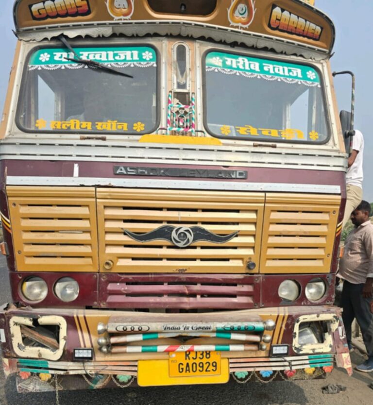 સાંતલપુરમાં માટીની ઓથ નીચે છૂપાવેલો “ભારતીય બનાવટનો વિદેશી દારૂ” પકડી પાડાયો : ગુજરાતમાં પ્રોહી ઘુસાડવાના કાવતરાનો પર્દાફાશ, પોલીસે ચલાવ્યો સફળ ઓપરેશન