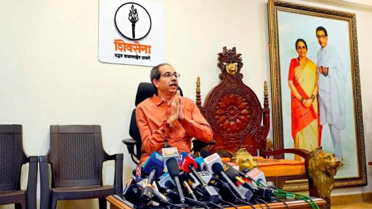 રાજ્યસભામાં ‘વંદે માતરમ્’ બોલવાને લગતી માર્ગદર્શિકા પર ઉદ્ધવ ઠાકરેનો તીખો પ્રહાર: “અમારા સાંસદો જોરથી વંદે માતરમ્ બોલશે, BJPમાં હિંમત હોય તો બહાર કાઢીને બતાવે”