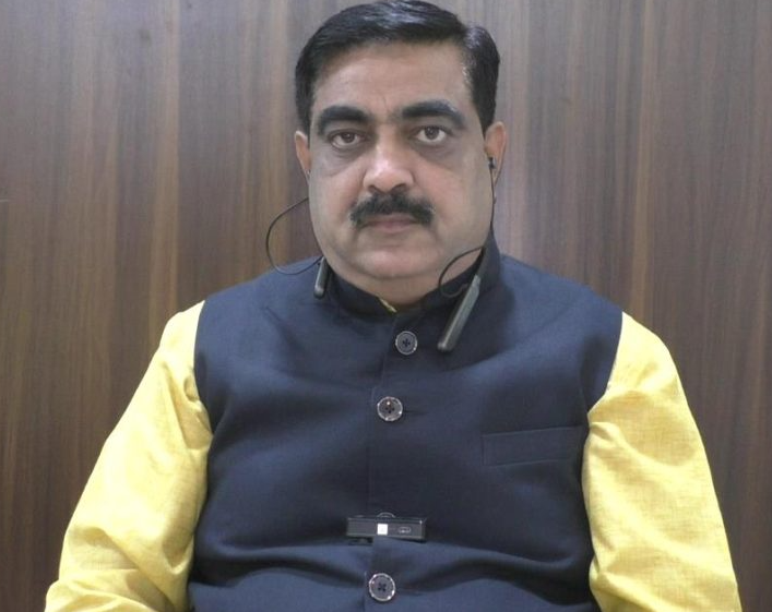 “SIRના નામે શિક્ષણનો ‘સાર’ ગાયબ! — શિક્ષકો ચૂંટણીપંચના કામે, બાળકોનું ભણતર બંધ… રાજ્યમાં હજારો શાળાઓ ‘સર વિના’!”