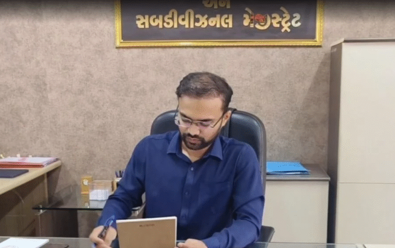 નડિયાદ RTI કેસમાં માહિતી આયોગનો કડક દંડ: સમયસર માહિતી ન આપનાર SDM અને કલેક્ટર પર કાર્યવાહી, ખેડા જિલ્લામાં ખળભળાટ