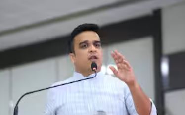 ગૌહત્યા સામે રાજ્ય સરકારનું કડક વલણ: DyCM હર્ષ સંઘવીની ગૌ હત્યારાઓને ખુલ્લી ચેતવણી — “ક્યાંય પણ છુપાયા હશે તો શોધી કાઢીશું”