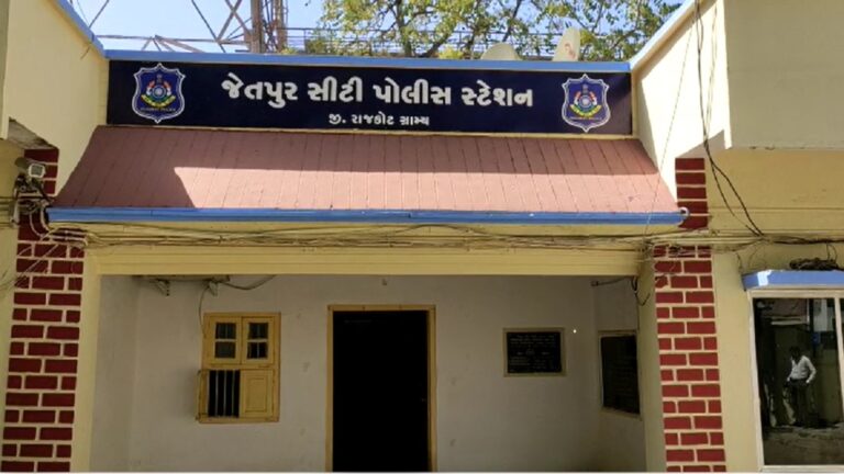 25 કિમી સુધી થનગનાટભર્યો પોલીસ પીછો.