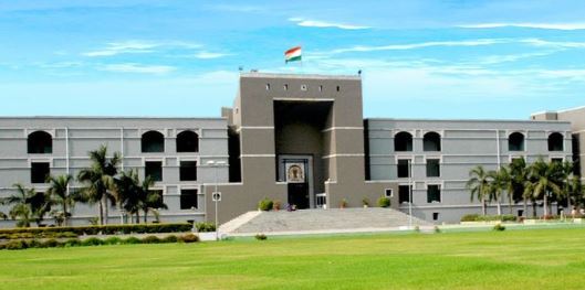 ગુજરાત ટેનાન્સી એક્ટ મુદ્દે હાઈકોર્ટનો સીમાચિહ્નરૂપ ચુકાદો: સિવિલ કોર્ટને કોઈ અધિકાર નહીં, અંતિમ સત્તા રેવન્યુ ઓથોરિટી અને માલતદારની