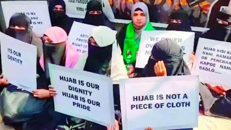 ગોરેગામની વિવેક વિદ્યાલયમાં બુરખાબૅનનો વિવાદ ઉગ્ર.