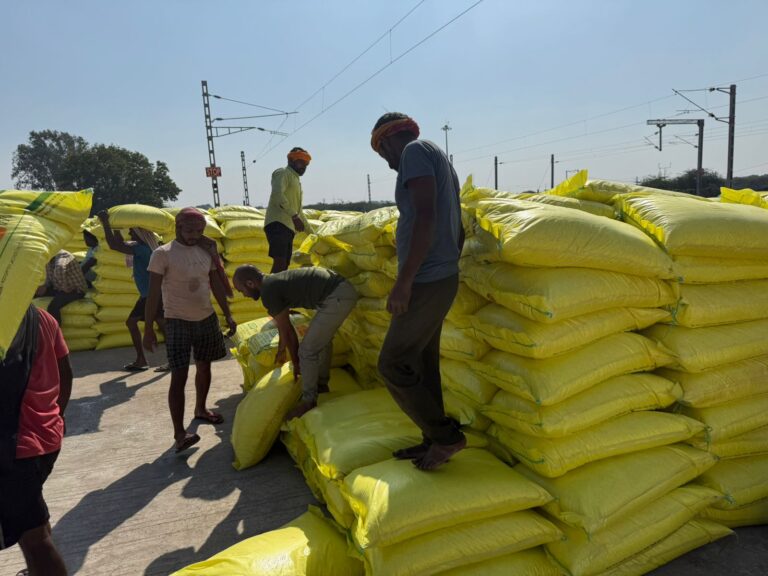 જામનગર જિલ્લામાં રવિ સિઝન માટે યુરિયા ખાતરની પૂરતી ઉપલબ્ધતા.