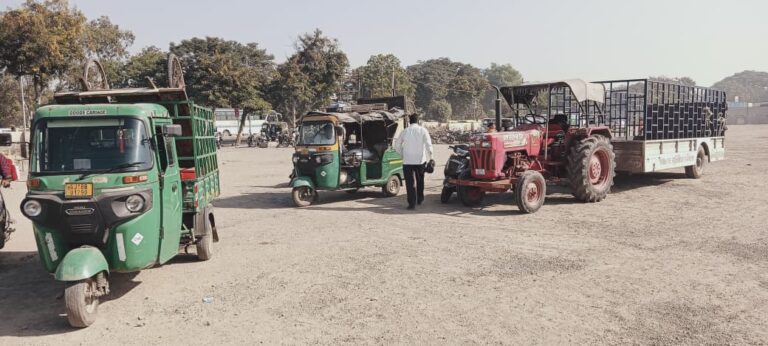 જામનગર પ્રદર્શન ગ્રાઉન્ડમાં ભરાતી શુક્રવારી બજાર કોર્પોરેશન દ્વારા બંધ.