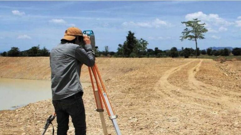 જમીન માપણીમાં મોટો સુધારો: હવે સર્વેયરોને કલેક્ટર લાયસન્સ મળશે; રાજ્યકક્ષાની મંજૂરીની ઝંઝટનો અંત.