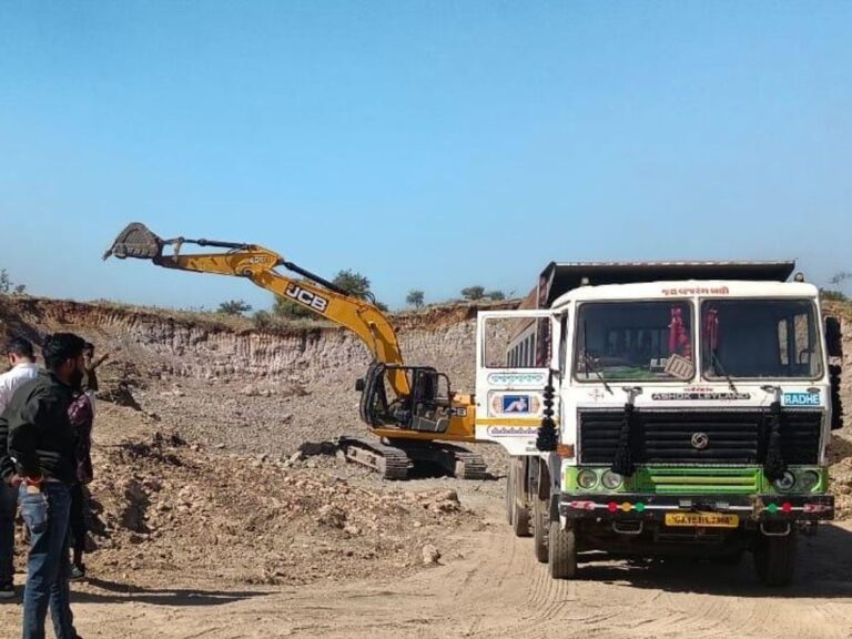 ગેરકાયદેસર ખનન પર કડક પ્રહાર