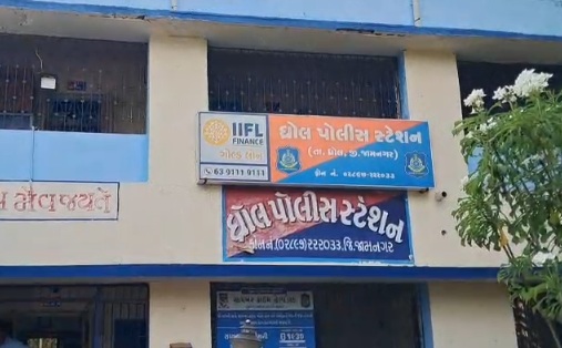 ધ્રોલ પોલીસ સ્ટેશન વિસ્તારમાંથી સગીર બાળાનું અપહરણ : જામનગર પોલીસની ઝડપી કાર્યવાહીથી ગણતરીની કલાકોમાં આરોપી ઝડપાયો